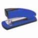 Grapadora Petrus 2001p color azul capacidad 20 hojas.
