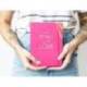 AGENDA ESCOLAR ANTARTIK 25-26 ENCUADERNADA GO! SIMIL PIEL FUCSIA SEMANA VISTA DIN A5 BILINGÜE PAPEL FSC 80 GR